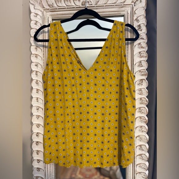 LOFT Outlet Button Down V-Neck Tank Top Shell, Size Large, Golden Yellow - Picture 2 of 4